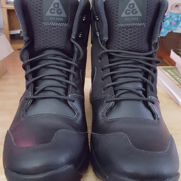 nike acg boots finish line